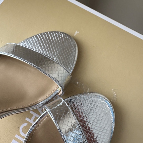 Michael Kors Giselle Sandal Metallic Leather - Picture 9 of 12